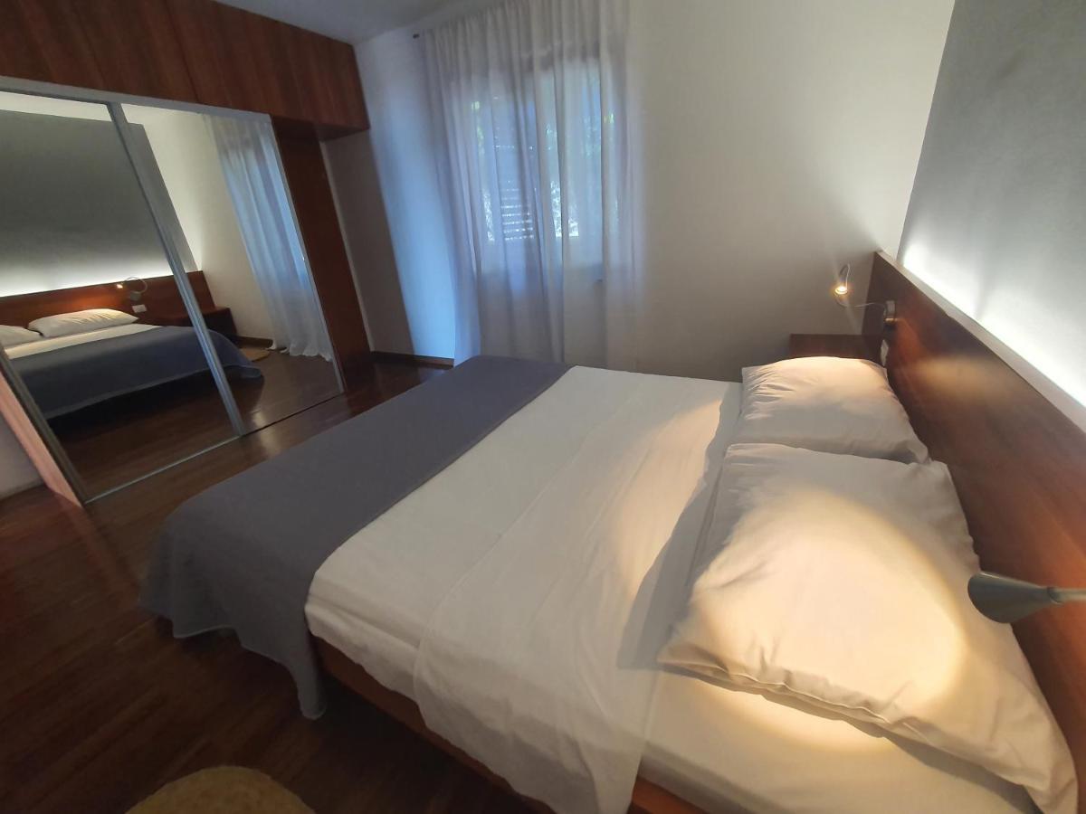 Apartments Villa Oliva 투라니 외부 사진