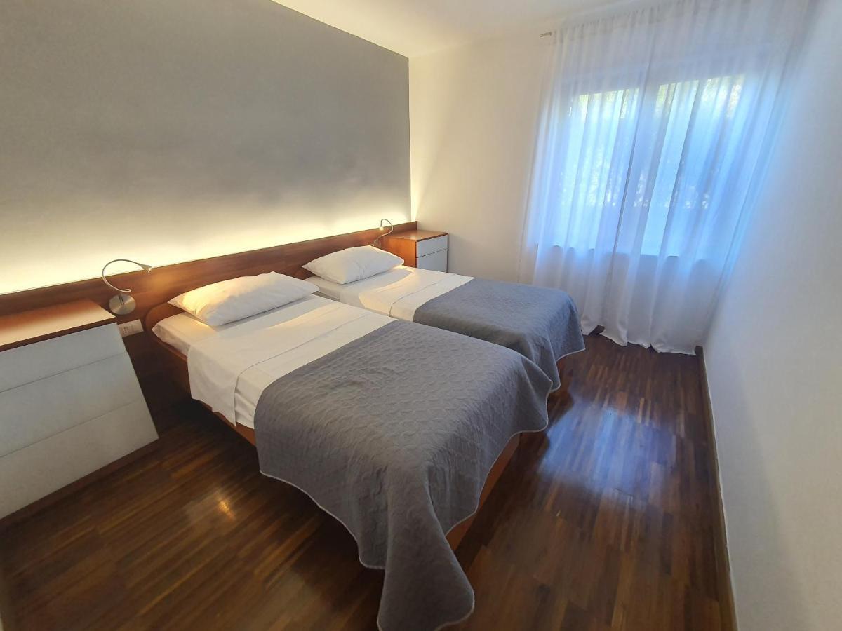Apartments Villa Oliva 투라니 외부 사진