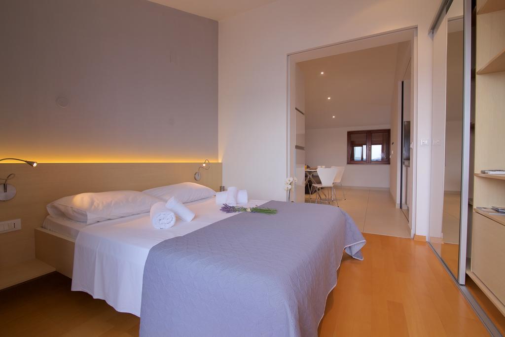 Apartments Villa Oliva 투라니 외부 사진